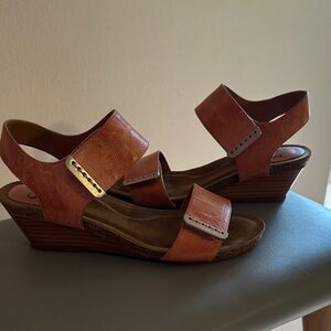 Sofft Verdi II in Canyon Coral. Size 6W